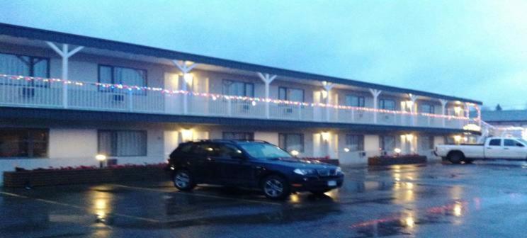 Caravan Inn Кунел Екстериор снимка