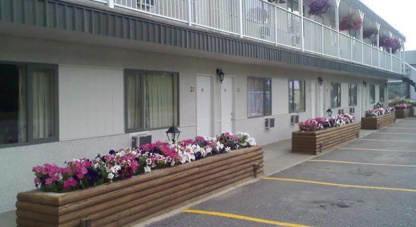 Caravan Inn Кунел Екстериор снимка